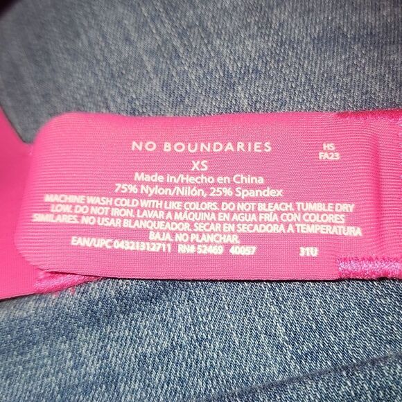 No Boundaries Junior's Wire-Free Bonded Voop Bralette, Size XS - Picture 6 of 10